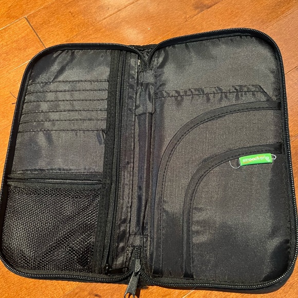 Black passport holder - Picture 4 of 11